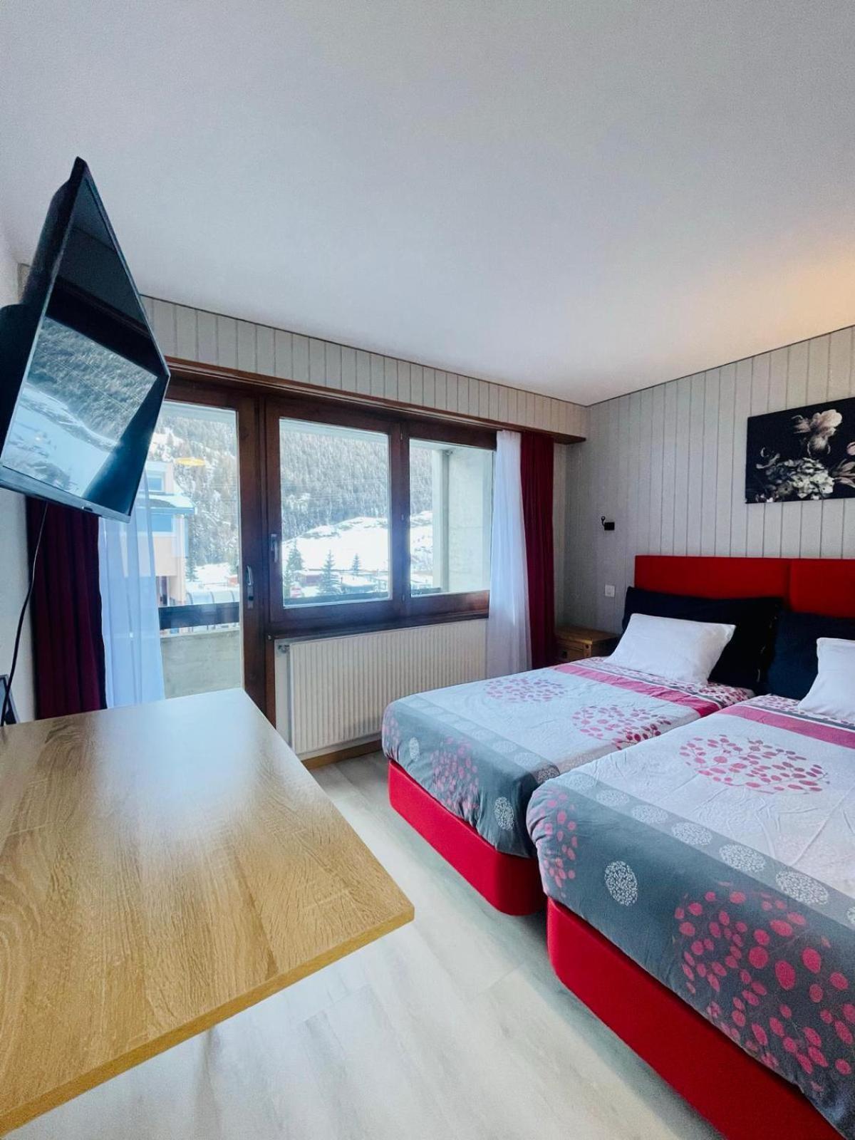 Auberge Des Charmettes Bourg-Saint-Pierre Εξωτερικό φωτογραφία